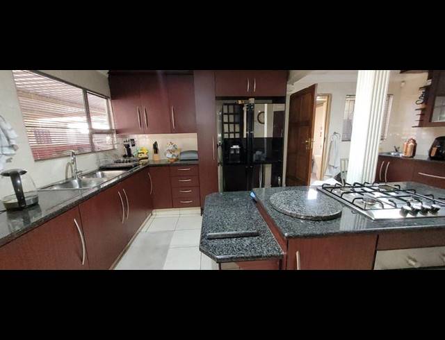 3 BEDROOM HOUSE FOR SALE IN MAYBERRY PARK